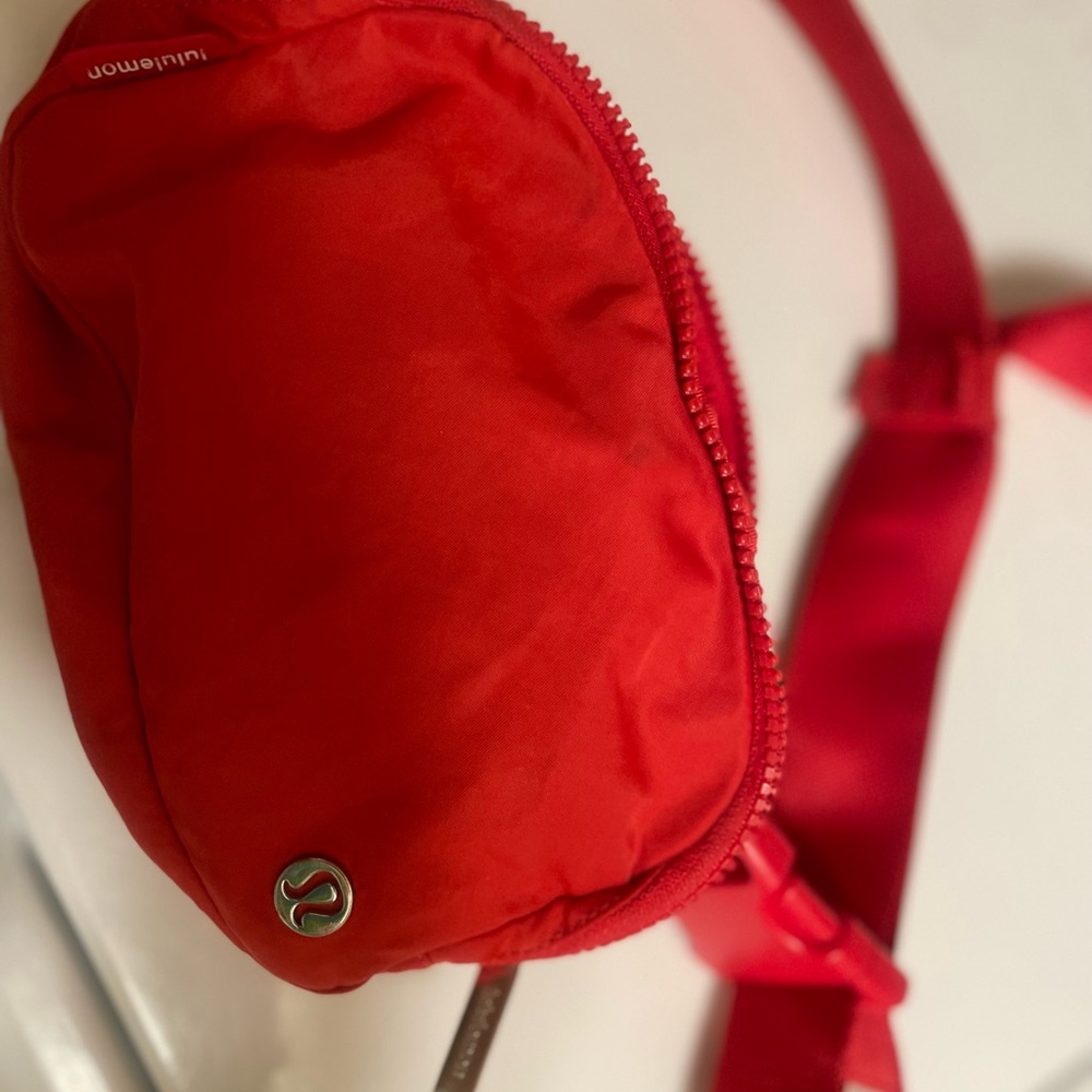 Lululemon belt bag